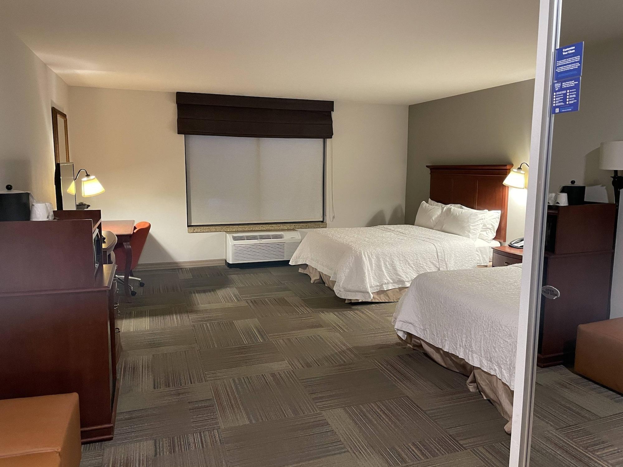 Hampton & Hotel 3*