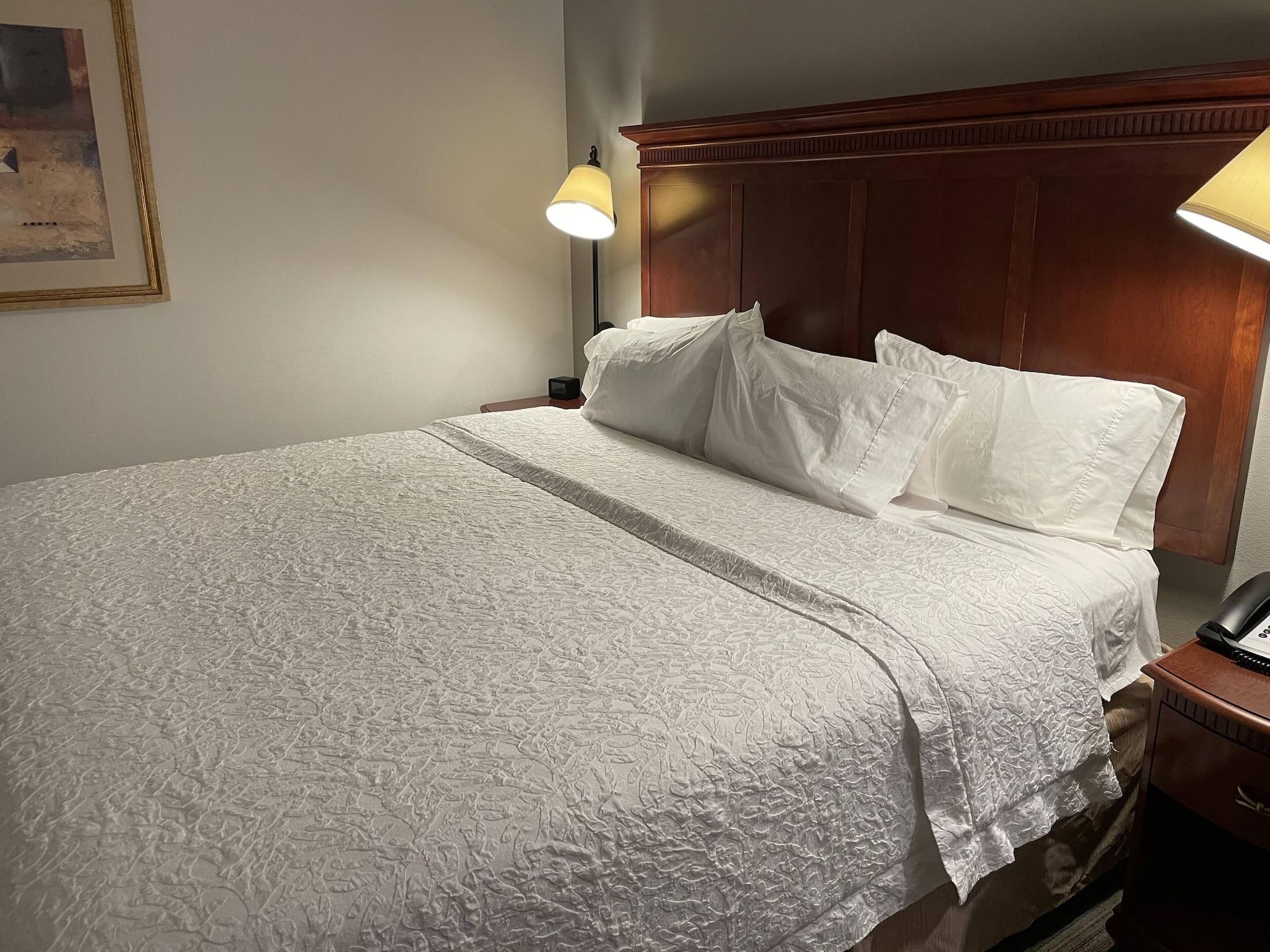 Hampton & Hotel 3*