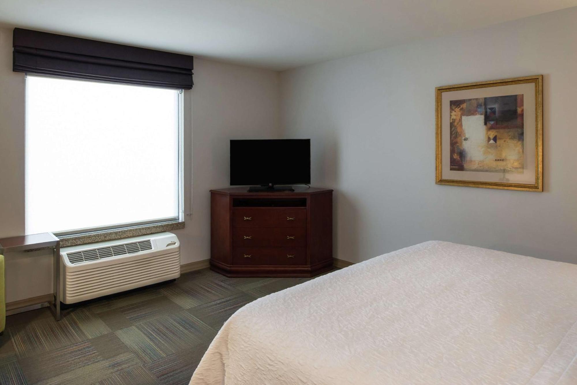 Hampton & Hotel 3*