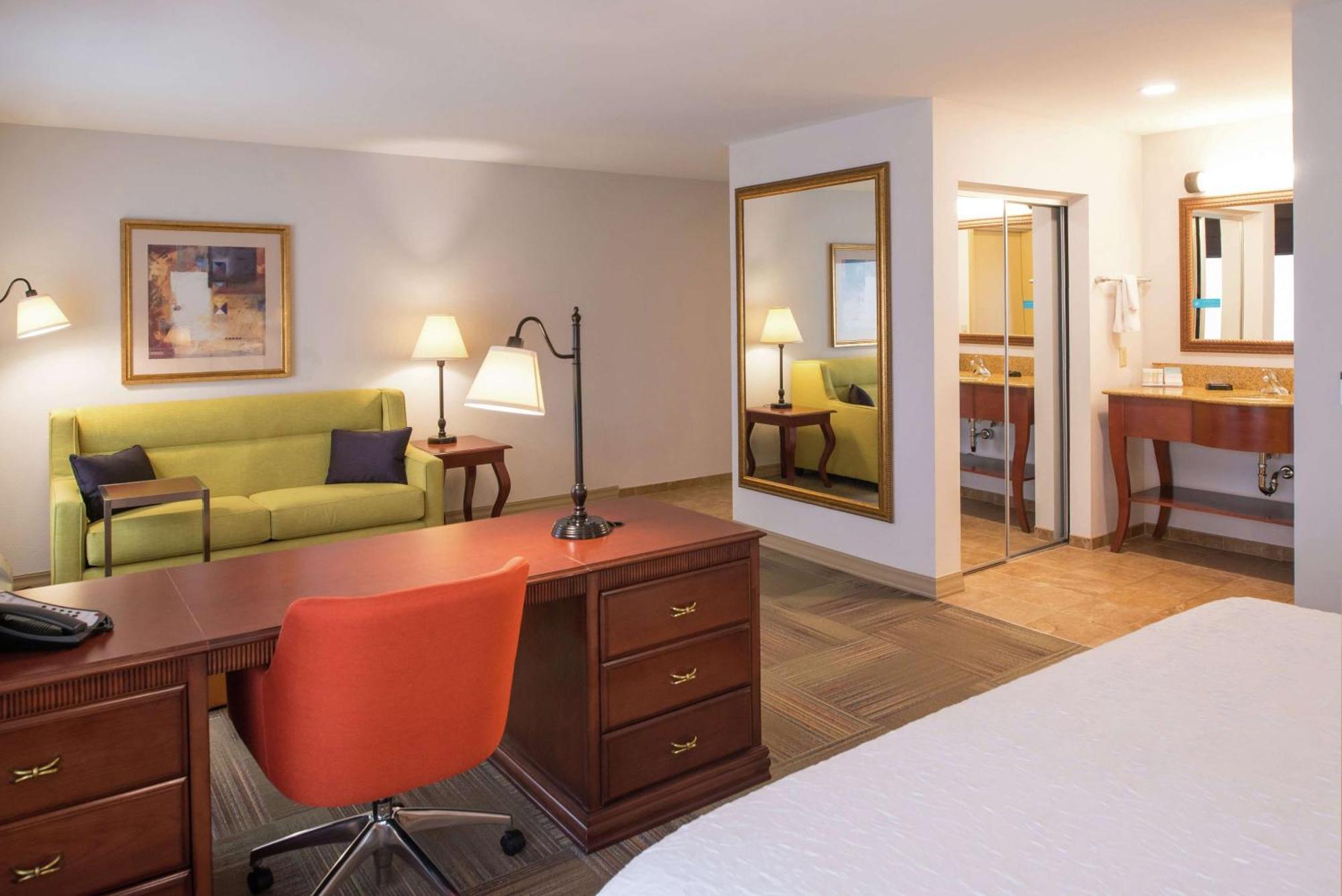 Hotel Hampton & 3*