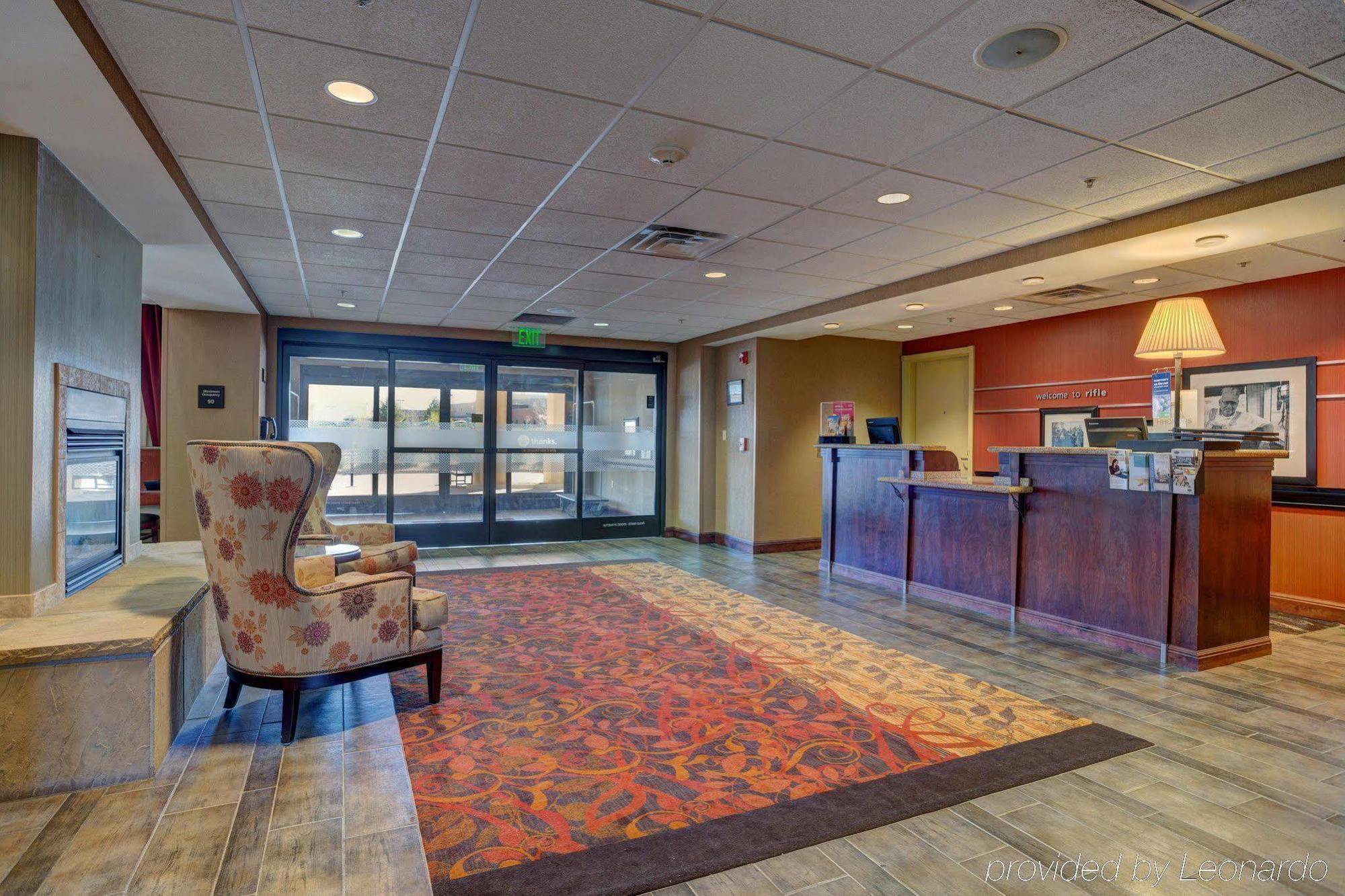 Hampton & Hotel 3*
