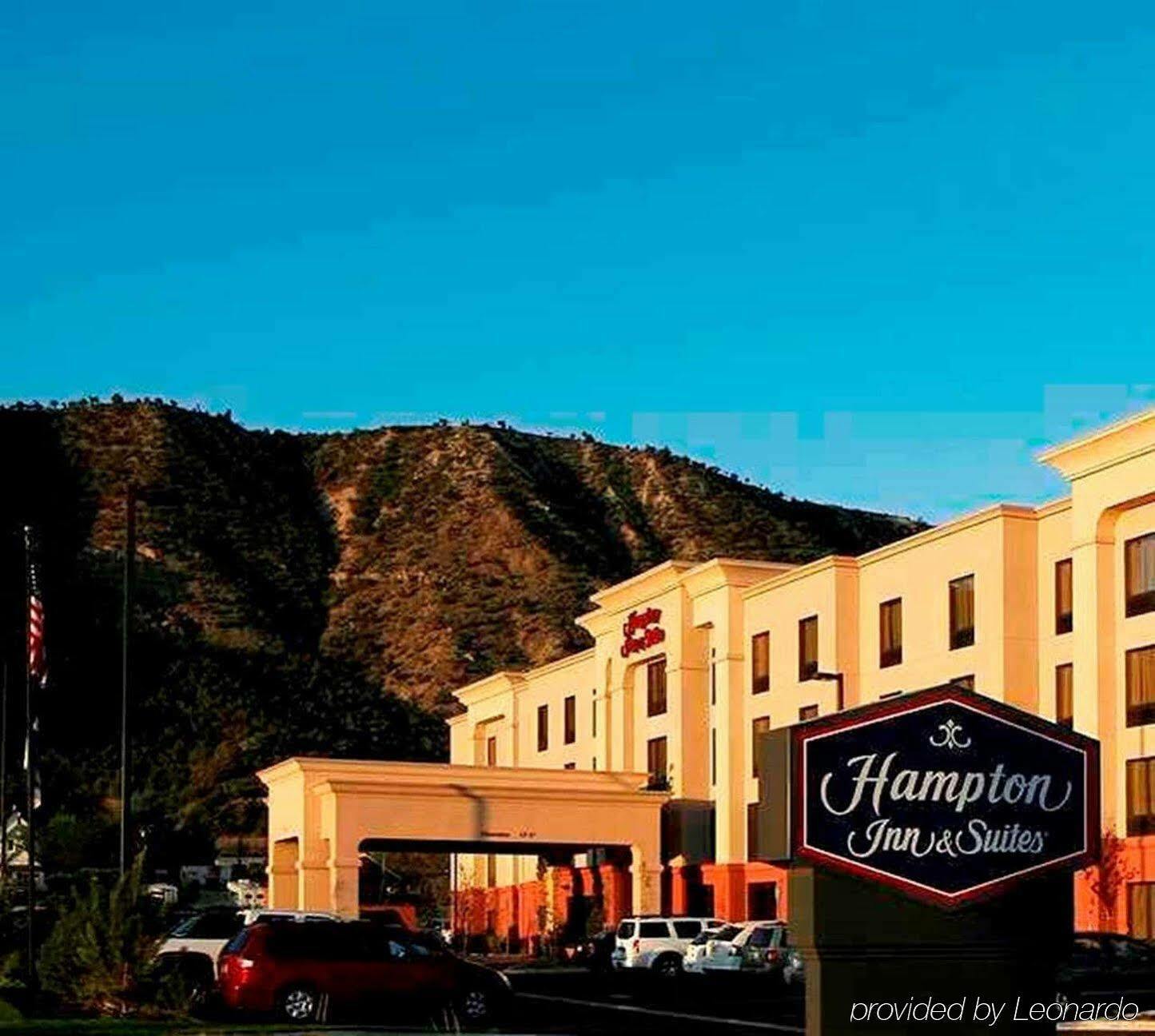 Hampton & Hotel Rifle